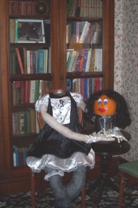 Headless maid and her pumpkin head